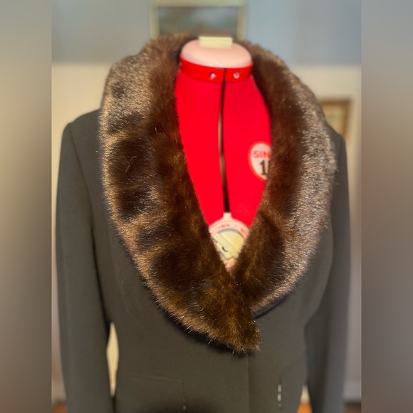 90s Adrianna Papell Classic Black Blazer With Brown Removable Faux Fur Collar - Picture 4 of 10